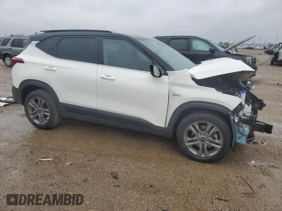 2023 Kia Seltos S z VIN KNDEUCAA6P7412900, wystawiony jako Copart lot #57625615 z przebiegiem 23 085 mil mil oraz Szkoda całkowita • Salvage title. Historia ofert i sprzedaży dostępna na DreamBid. Obrazek 4.