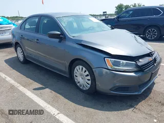 2012 Volkswagen Jetta S с VIN 3VW1K7AJ2CM339212, выставлен на аукционе IAAI как лот 42396051 с пробегом 127 938 миль миль и . История ставок и продаж доступна на DreamBid. Изображение 1.