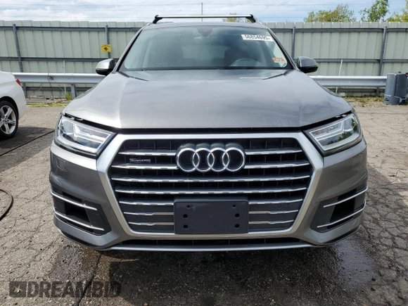 2017 Audi Q7 Premium Plus z VIN WA1LAAF74HD030900, wystawiony jako Copart lot #56854695 z przebiegiem 80 502 mil mil oraz Czysty tytuł • Clean title. Historia ofert i sprzedaży dostępna na DreamBid. Obrazek 5.