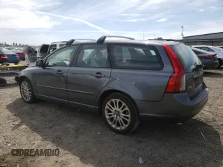2011 Volvo V50 with VIN YV1672MW6B2605898, listed as a Copart auction lot 52820965 with 286,675 mi miles and Salvage Title. Bid and sale history available at carsss.com. Image 2.