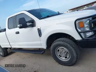 2020 Ford F-250 XL z VIN 1FT7X2B64LEC88751, wystawiony jako IAAI lot #42621080 z przebiegiem 131 199 mil mil oraz . Historia ofert i sprzedaży dostępna na DreamBid. Obrazek 13.