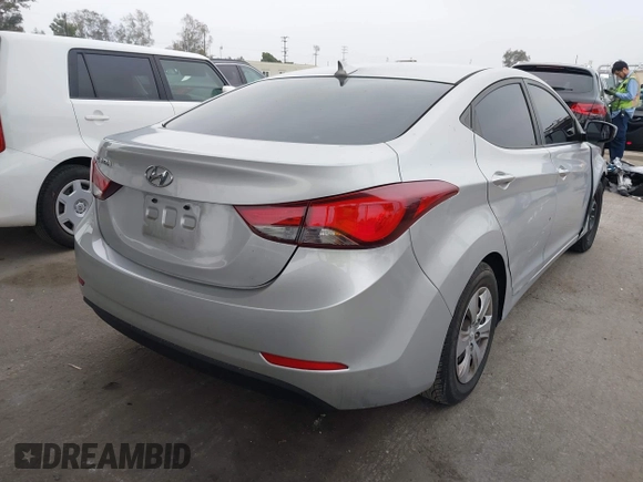 2016 Hyundai Elantra SE с VIN KMHDH4AE9GU490903, выставлен на аукционе IAAI как лот 42164765 с пробегом 121 666 миль миль и . История ставок и продаж доступна на DreamBid. Изображение 4.