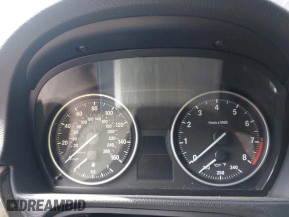 2011 BMW 3 Series 328i z VIN WBADW7C56BE544585, wystawiony jako IAAI lot #42233106 z przebiegiem Nie podano mil oraz . Historia ofert i sprzedaży dostępna na DreamBid. Obrazek 14.