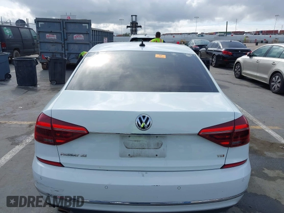 2018 Volkswagen Passat SE z VIN 1VWBA7A33JC031098, wystawiony jako IAAI lot #41915976 z przebiegiem 147 454 mil mil oraz . Historia ofert i sprzedaży dostępna na DreamBid. Obrazek 16.