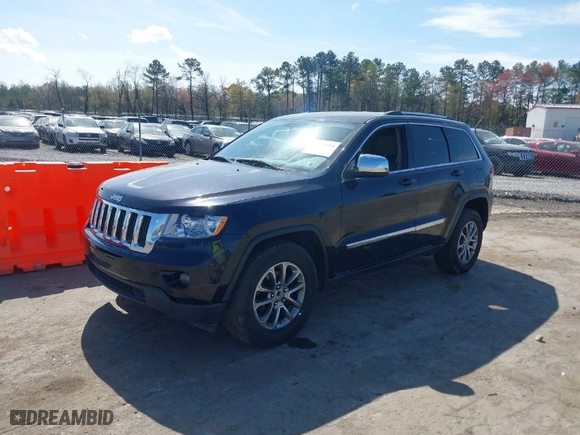 2011 Jeep Grand Cherokee Laredo with VIN 1J4RR4GG2BC508070, listed as a IAAI auction lot 41930814 with 206,658 mi miles. Bid and sale history available at carsss.com. Image 2.