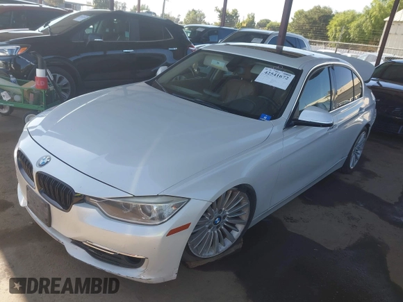 2013 BMW 3 Series 328i с VIN WBA3A5C54DF603211, выставлен на аукционе IAAI как лот 42541672 с пробегом 165 350 миль миль и . История ставок и продаж доступна на DreamBid. Изображение 2.