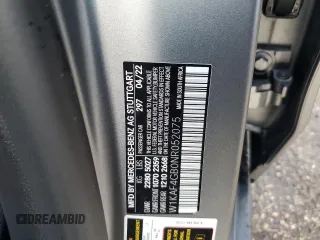 2022 Mercedes-Benz C 300 z VIN W1KAF4GB0NR052075, wystawiony jako Copart lot #73890784 z przebiegiem Nie podano mil oraz Nie do naprawy • Non repairable. Historia ofert i sprzedaży dostępna na DreamBid. Obrazek 13.