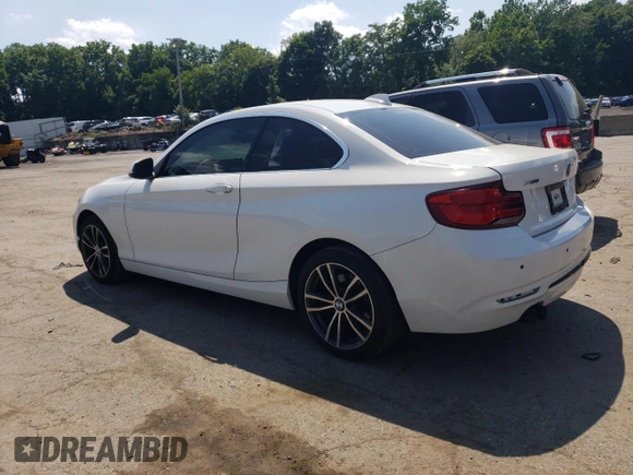 2019 BMW 2 Series 230i xDrive z VIN WBA2J3C56K7D27477, wystawiony jako Copart lot #59045934 z przebiegiem 60 452 mil mil oraz Szkoda całkowita • Salvage title. Historia ofert i sprzedaży dostępna na DreamBid. Obrazek 2.