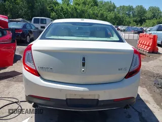 2013 Lincoln MKS z VIN 1LNHL9DK4DG611605, wystawiony jako IAAI lot #42271526 z przebiegiem 204 239 mil mil oraz . Historia ofert i sprzedaży dostępna na DreamBid. Obrazek 17.