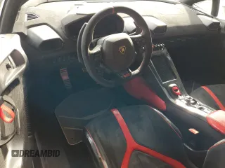2022 Lamborghini Huracan z VIN ZHWUA6ZX0NLA18998, wystawiony jako Copart lot #87111104 z przebiegiem Nie podano mil oraz Nie do naprawy. Historia ofert i sprzedaży dostępna na DreamBid. Obrazek 8.