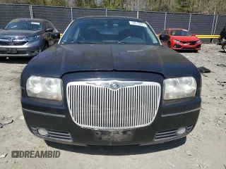 2005 Chrysler 300 Touring z VIN 2C3JA53G95H640111, wystawiony jako Copart lot #53613045 z przebiegiem 205 102 mil mil oraz Nie do naprawy • Non repairable. Historia ofert i sprzedaży dostępna na DreamBid. Obrazek 5.