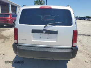 2007 Dodge Nitro SXT z VIN 1D8GT28K97W595592, wystawiony jako Copart lot #58141035 z przebiegiem 149 107 mil mil oraz Czysty tytuł • Clean title. Historia ofert i sprzedaży dostępna na DreamBid. Obrazek 6.