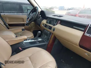 2007 Land Rover Range Rover HSE z VIN SALME15417A243558, wystawiony jako IAAI lot #42074890 z przebiegiem 122 176 mil mil oraz . Historia ofert i sprzedaży dostępna na DreamBid. Obrazek 5.