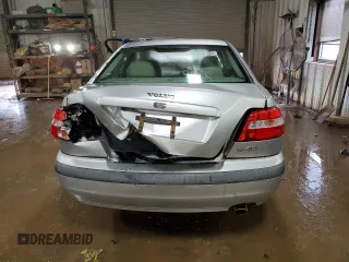 2004 Volvo S40 z VIN YV1VS27594F089366, wystawiony jako Copart lot #49464025 z przebiegiem Nie podano mil oraz Nie do naprawy. Historia ofert i sprzedaży dostępna na DreamBid. Obrazek 6.