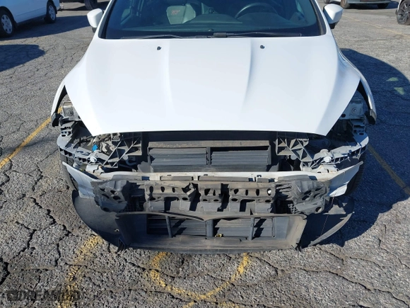 2015 Ford Focus ST with VIN 1FADP3L92FL380352, listed as a IAAI auction lot 41365139 with 136,226 mi miles. Bid and sale history available at carsss.com. Image 6.
