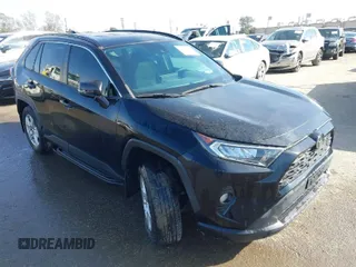 2021 Toyota RAV4 XLE with VIN 2T3W1RFV8MW124601, listed as a IAAI auction lot 41515953 with 48,336 mi miles. Bid and sale history available at carsss.com. Image 1.
