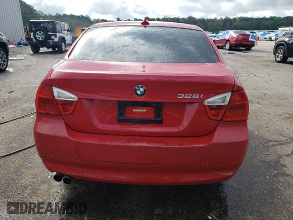 2007 BMW 3 Series 328i z VIN WBAVA33517KX80212, wystawiony jako Copart lot #55639855 z przebiegiem 246 801 mil mil oraz Szkoda całkowita • Salvage title. Historia ofert i sprzedaży dostępna na DreamBid. Obrazek 6.