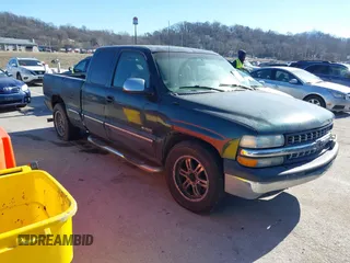 2001 Chevrolet Silverado 1500 LS with VIN 2GCEC19T511157237, listed as a IAAI auction lot 41437720 with 1 mi miles. Bid and sale history available at carsss.com. Image 1.
