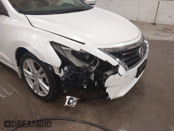 2015 Nissan Altima SL with VIN 1N4BL3AP3FC144071, listed as a IAAI auction lot 41526660 with 204,142 mi miles and . Bid and sale history available at carsss.com. Image 6.