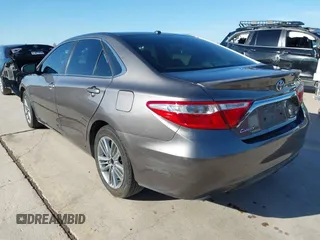 2015 Toyota Camry XLE with VIN 4T1BF1FK4FU914870, listed as a IAAI auction lot 41732333 with 177,907 mi miles. Bid and sale history available at carsss.com. Image 3.