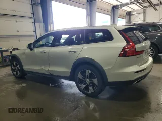2020 Volvo V60 z VIN YV4102WK3L1037371, wystawiony jako Copart lot #54586775 z przebiegiem 67 467 mil mil oraz Szkoda całkowita • Salvage title. Historia ofert i sprzedaży dostępna na DreamBid. Obrazek 2.
