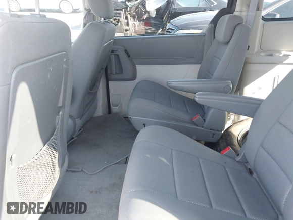2009 Dodge Grand Caravan SE z VIN 2D8HN44EX9R623373, wystawiony jako IAAI lot #41967398 z przebiegiem 225 611 mil mil oraz . Historia ofert i sprzedaży dostępna na DreamBid. Obrazek 8.