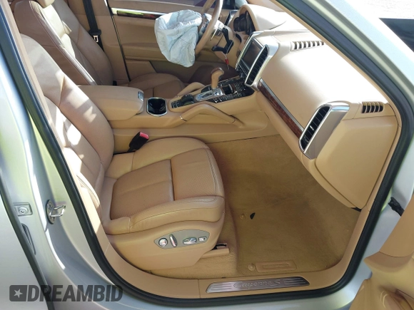 2011 Porsche Cayenne S с VIN WP1AB2A2XBLA44131, выставлен на аукционе IAAI как лот 41063172 с пробегом Не указан миль и . История ставок и продаж доступна на DreamBid. Изображение 5.