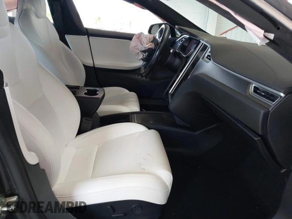 2018 Tesla Model S 75D с VIN 5YJSA1E2XJF246112, выставлен на аукционе IAAI как лот 42124379 с пробегом Не указан миль и . История ставок и продаж доступна на DreamBid. Изображение 5.