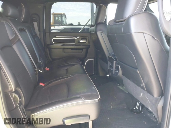 2021 Ram 2500 Laramie with VIN 3C6UR5NLXMG677847, listed as a IAAI auction lot 40992410 with 106,912 mi miles. Bid and sale history available at carsss.com. Image 8.