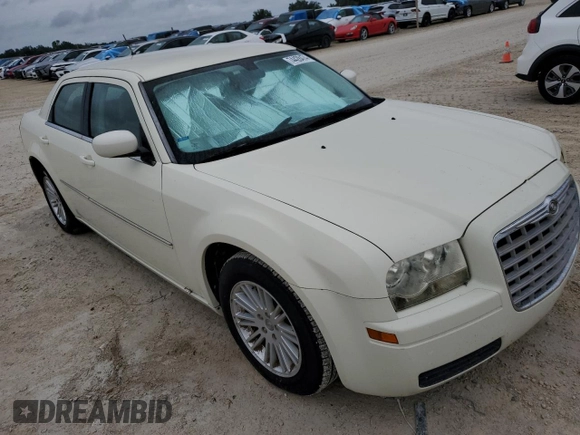 2008 Chrysler 300 LX with VIN 2C3LA43RX8H327674, listed as a Copart auction lot 74428474 with 40,559 mi miles and Salvage Title. Bid and sale history available at carsss.com. Image 4.