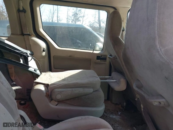 2004 Ford Freestar Wagon SES with VIN 2FMZA576X4BA08196, listed as a IAAI auction lot 41563497 with NaN miles. Bid and sale history available at carsss.com. Image 8.