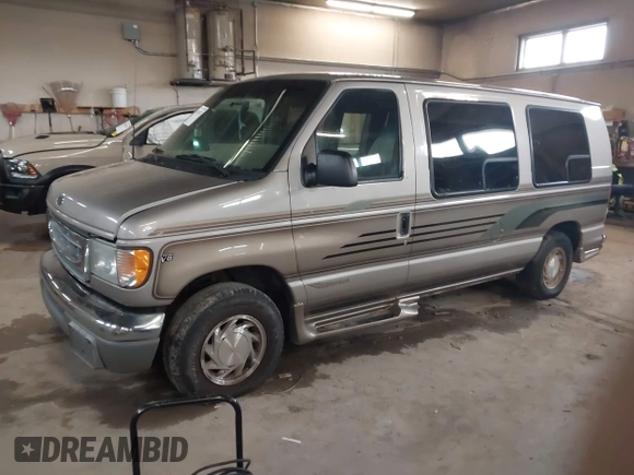 2002 Ford Econoline Cargo Recreational with VIN 1FDRE14L22HB53224, listed as a IAAI auction lot 41967017 with 202,065 mi miles. Bid and sale history available at carsss.com. Image 17.