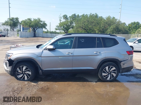 2025 Volkswagen Atlas SE with VIN 1V2WR2CA2SC508079, listed as a IAAI auction lot 42312651 with 10,436 mi miles and . Bid and sale history available at DreamBid. Image 14.