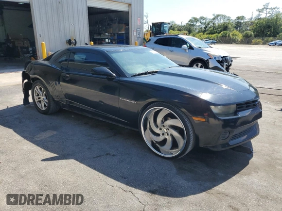 2014 Chevrolet Camaro LS z VIN 2G1FA1E35E9255913, wystawiony jako Copart lot #56976695 z przebiegiem 231 070 mil mil oraz Szkoda całkowita • Salvage title. Historia ofert i sprzedaży dostępna na DreamBid. Obrazek 4.