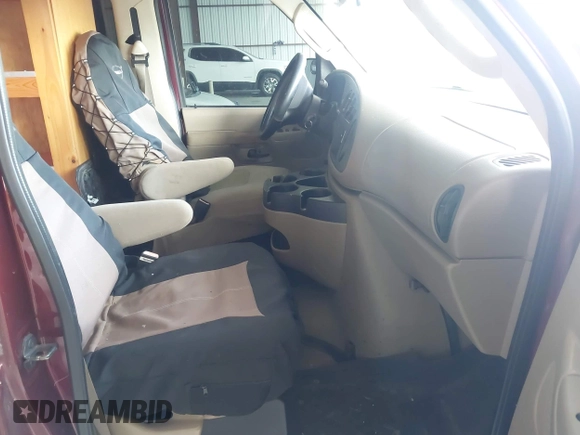 2007 Ford Econoline Passenger XL with VIN 1FBNE31L57DB42403, listed as a IAAI auction lot 41997050 with 217,651 mi miles and . Bid and sale history available at carsss.com. Image 5.
