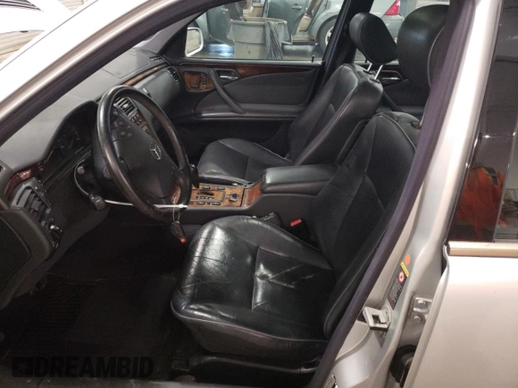 2001 Mercedes-Benz E 320/430 4 Matic with VIN WDBJF83J31X057905, listed as a Copart auction lot 50656425 with 155,217 mi miles and Salvage Title. Bid and sale history available at DreamBid. Image 7.