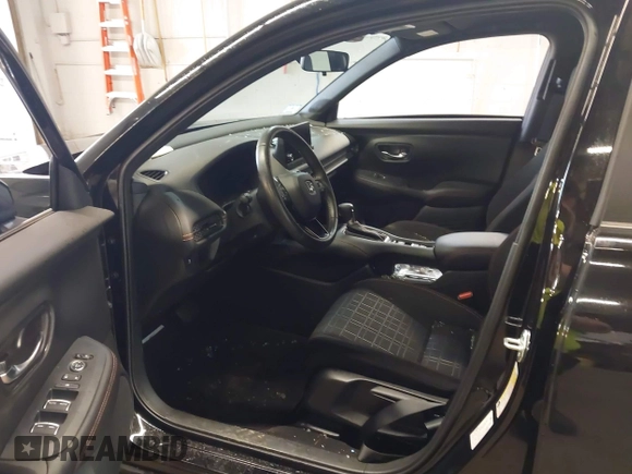 2024 Honda HR-V Sport z VIN 3CZRZ2H54RM774085, wystawiony jako IAAI lot #42181961 z przebiegiem 17 136 mil mil oraz . Historia ofert i sprzedaży dostępna na DreamBid. Obrazek 5.