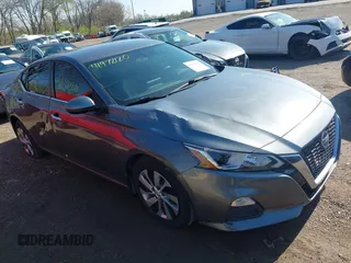 2019 Nissan Altima S z VIN 1N4BL4BV4KC187993, wystawiony jako IAAI lot #41972120 z przebiegiem 107 227 mil mil oraz . Historia ofert i sprzedaży dostępna na DreamBid. Obrazek 6.