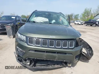2018 Jeep Compass Latitude with VIN 3C4NJDBB4JT176031, listed as a IAAI auction lot 42125161 with 32,761 mi miles and . Bid and sale history available at DreamBid. Image 12.