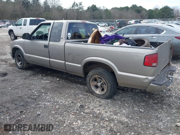 2002 Chevrolet S-10 LS with VIN 1GCCS19W628121477, listed as a IAAI auction lot 41470670 with 257,021 mi miles and . Bid and sale history available at DreamBid. Image 3.