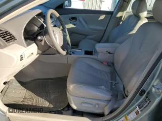 2010 Toyota Camry z VIN 4T1BF3EK1AU556617, wystawiony jako Copart lot #76898584 z przebiegiem 223 564 mil mil oraz Szkoda całkowita • Salvage title. Historia ofert i sprzedaży dostępna na DreamBid. Obrazek 7.