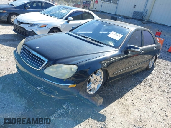2003 Mercedes-Benz S-Class 4.3L with VIN WDBNG70J33A366275, listed as a IAAI auction lot 41856172 with 1 mi miles. Bid and sale history available at carsss.com. Image 2.