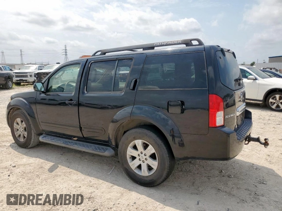 2006 Nissan Pathfinder SE z VIN 5N1AR18U96C680796, wystawiony jako Copart lot #57795685 z przebiegiem 125 977 mil mil oraz Czysty tytuł • Clean title. Historia ofert i sprzedaży dostępna na DreamBid. Obrazek 2.