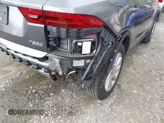 2018 Jaguar E-Pace S z VIN SADFJ2FXXJ1Z31984, wystawiony jako IAAI lot #42006201 z przebiegiem 68 909 mil mil oraz . Historia ofert i sprzedaży dostępna na DreamBid. Obrazek 18.