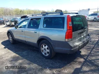 2004 Volvo V70 XC70 with VIN YV1SZ59H241171718, listed as a IAAI auction lot 41958796 with 76,710 mi miles. Bid and sale history available at carsss.com. Image 3.
