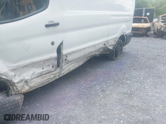2017 Ford Transit с VIN 1FTYR2CM9HKA29452, выставлен на аукционе IAAI как лот 40908401 с пробегом 110 867 миль миль и . История ставок и продаж доступна на DreamBid. Изображение 17.