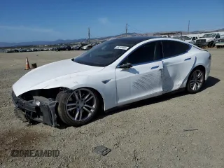 2014 Tesla Model S 60 z VIN 5YJSA1S11EFP41087, wystawiony jako Copart lot #58346805 z przebiegiem Nie podano mil oraz Szkoda całkowita • Salvage title. Historia ofert i sprzedaży dostępna na DreamBid. Obrazek 1.