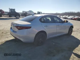 2021 Alfa Romeo Giulia z VIN ZARFAMAN5M7648056, wystawiony jako Copart lot #87389744 z przebiegiem Nie podano mil oraz Czysty tytuł • Clean title. Historia ofert i sprzedaży dostępna na DreamBid. Obrazek 3.