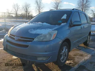 2005 Toyota Sienna XLE z VIN 5TDBA22C95S047413, wystawiony jako IAAI lot #41266507 z przebiegiem 174 765 mil mil oraz . Historia ofert i sprzedaży dostępna na DreamBid. Obrazek 2.