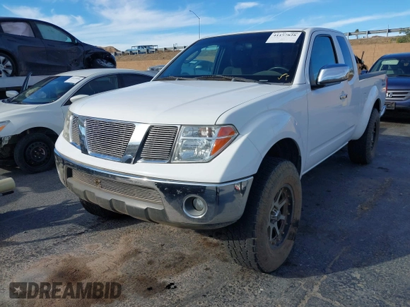 2007 Nissan Frontier SE z VIN 1N6AD06U67C417356, wystawiony jako IAAI lot #41157828 z przebiegiem 101 937 mil mil oraz . Historia ofert i sprzedaży dostępna na DreamBid. Obrazek 18.